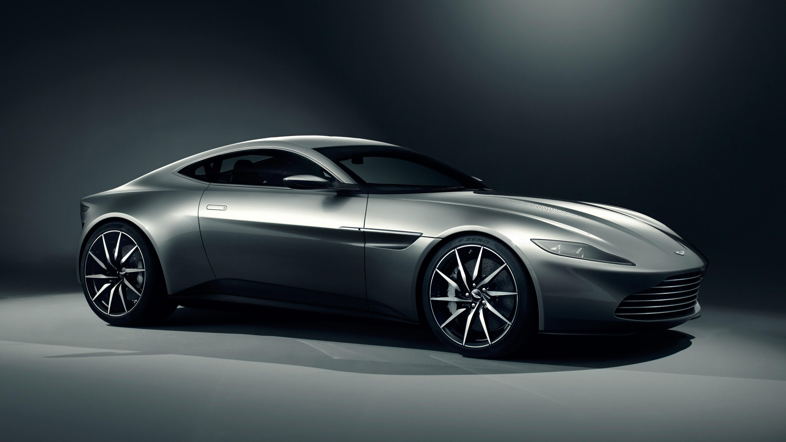 Aston Martin Db10