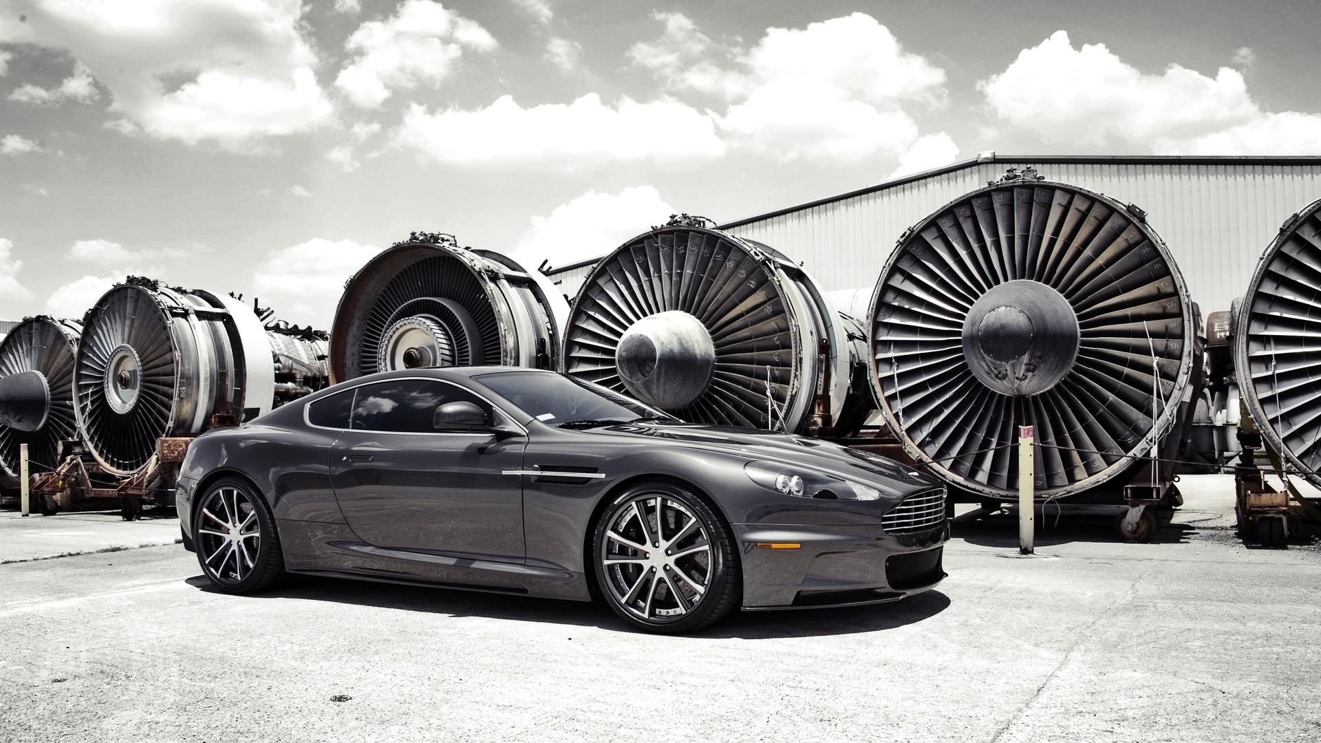 Aston Martin Dbs V12
