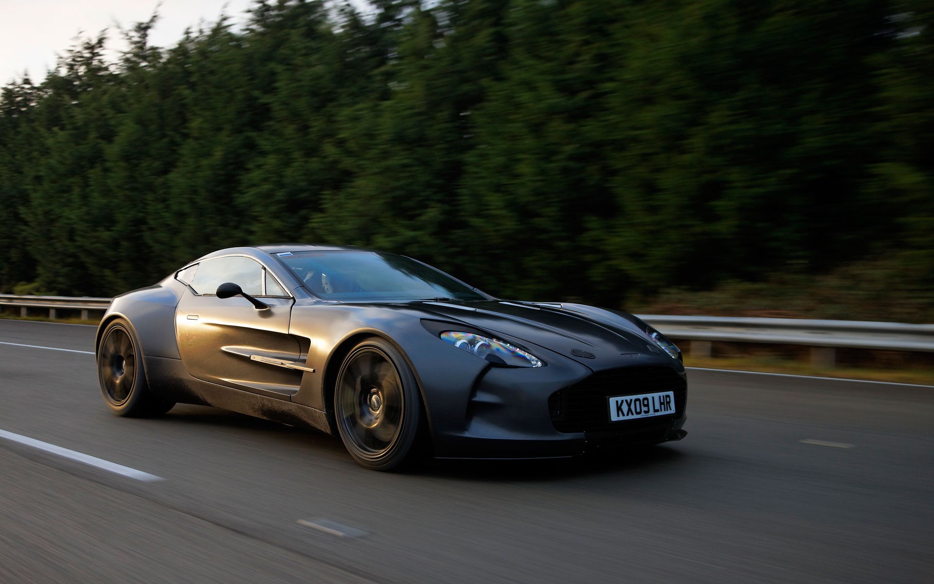 Aston Martin One 77