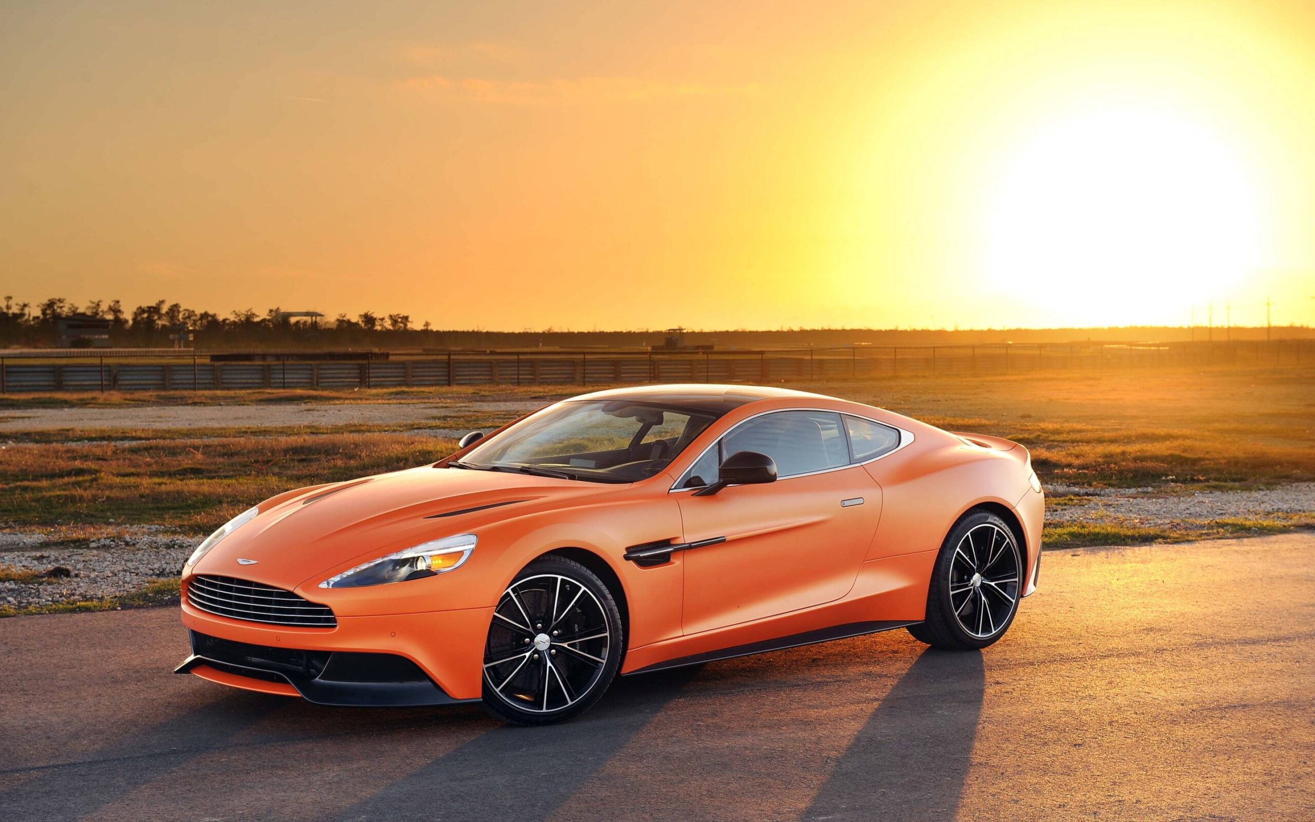Aston Martin Vanquish (1)