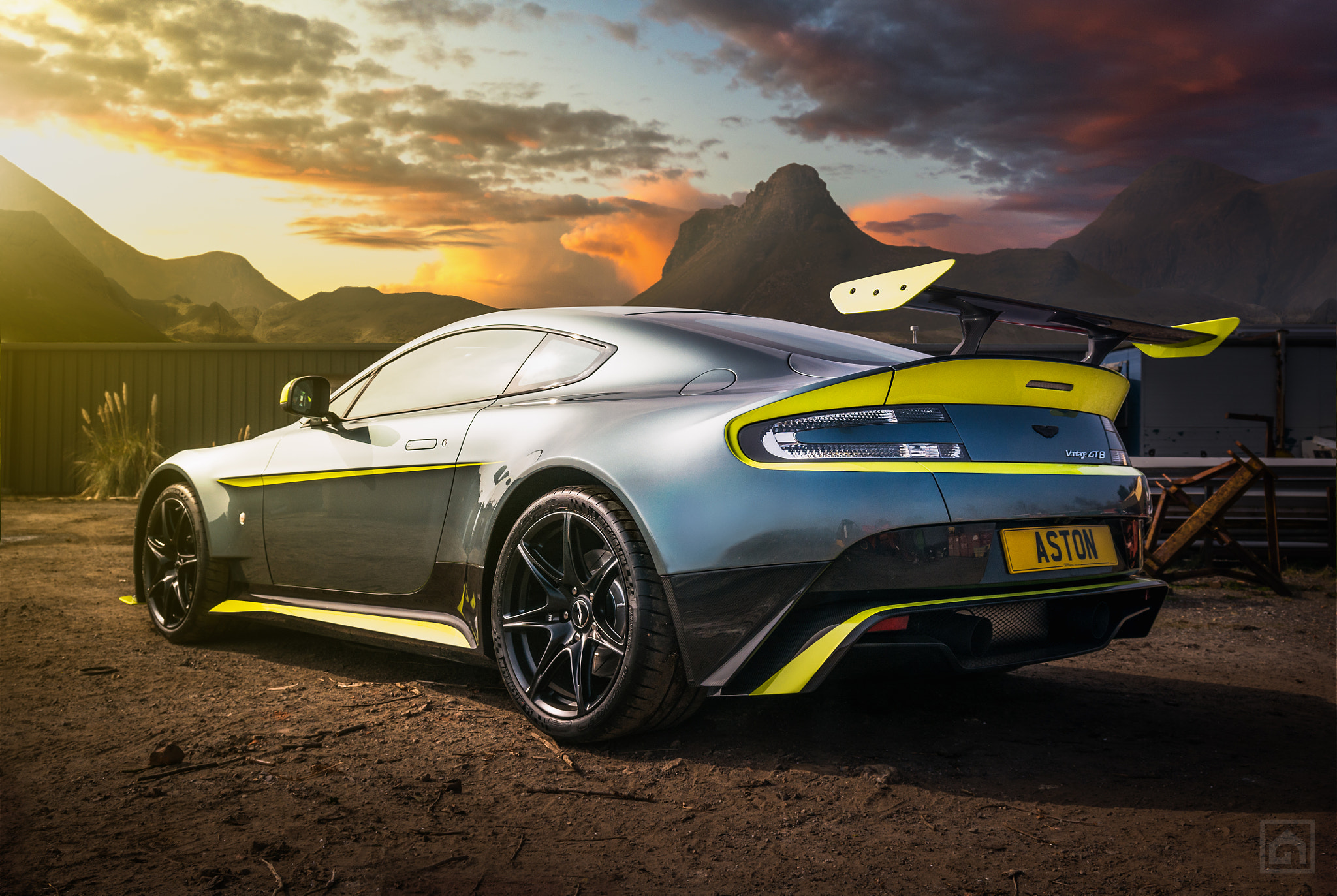 Aston Martin Vantage Gt8