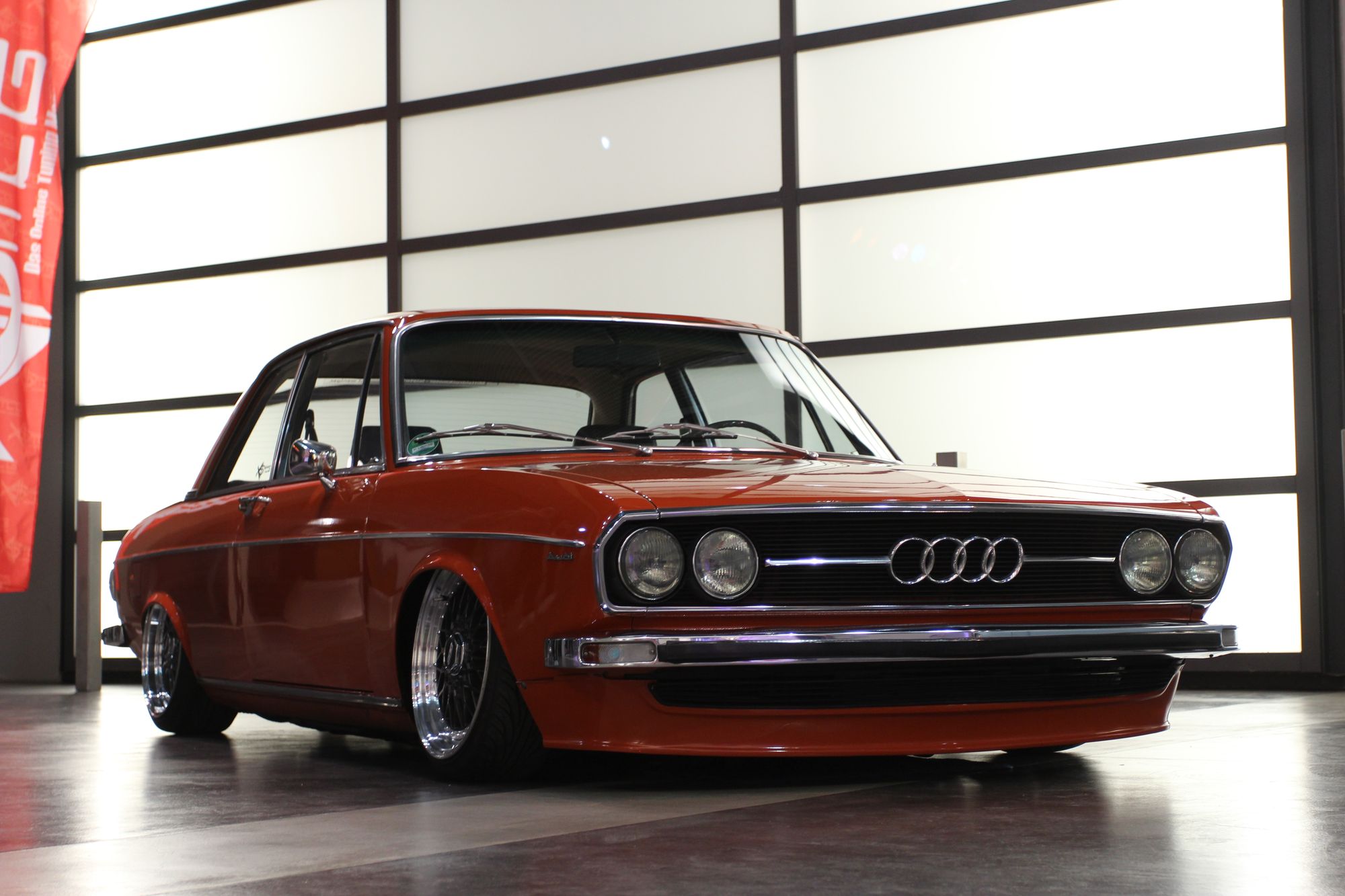 Audi 100 C1 (f104)