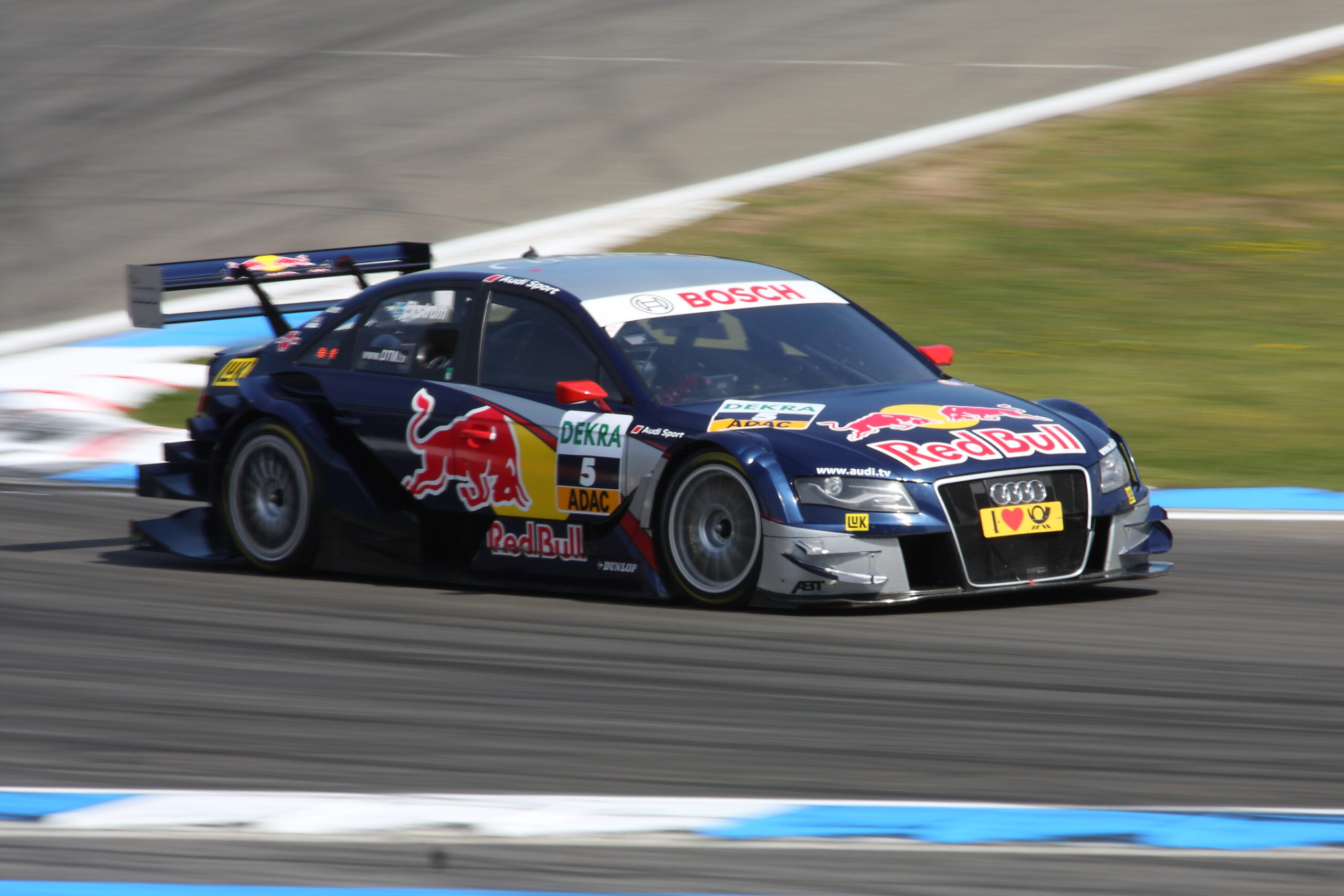 Audi Red Bull A4 Touring Dtm (1)