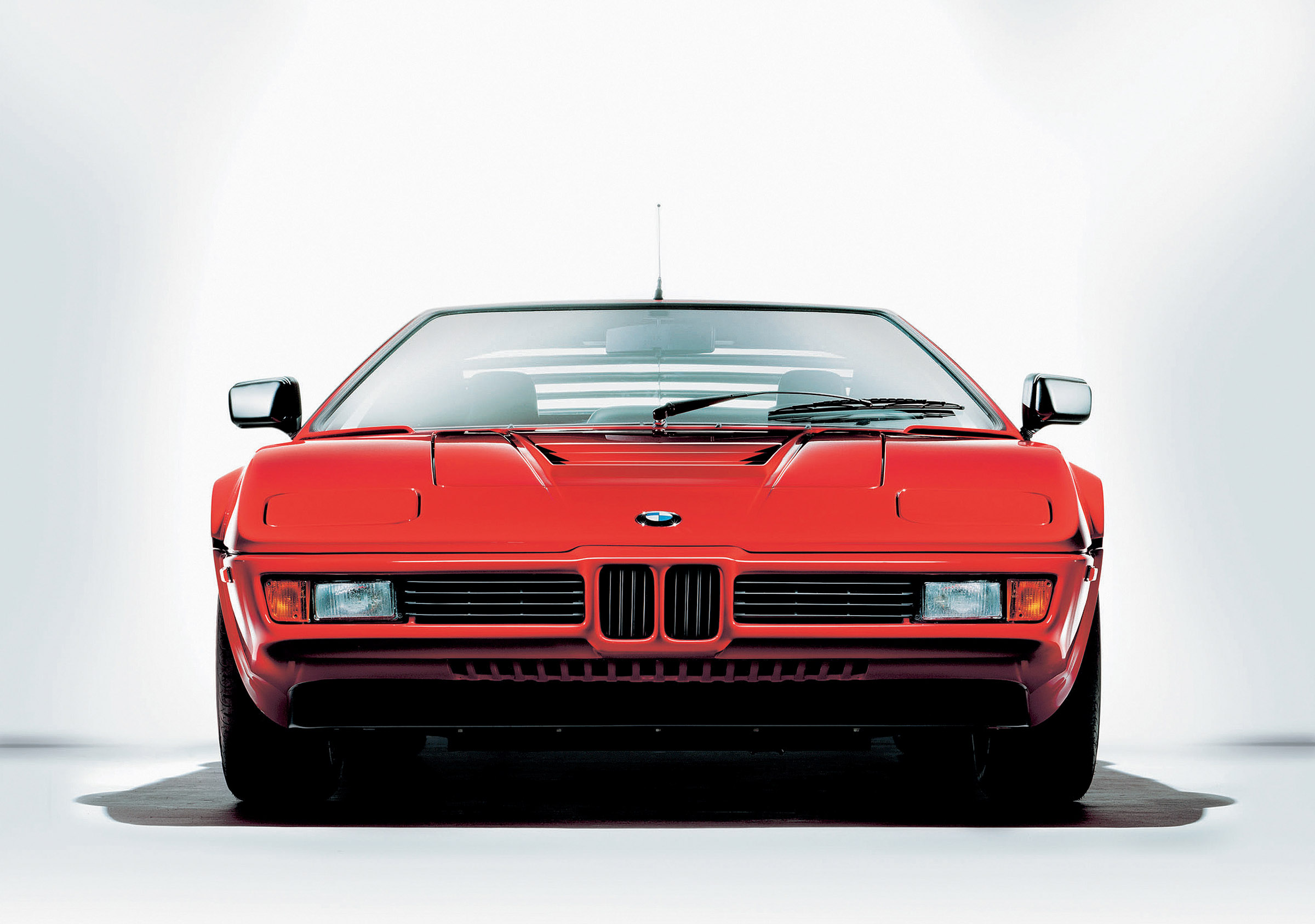Bmw M1 (e26) (2)