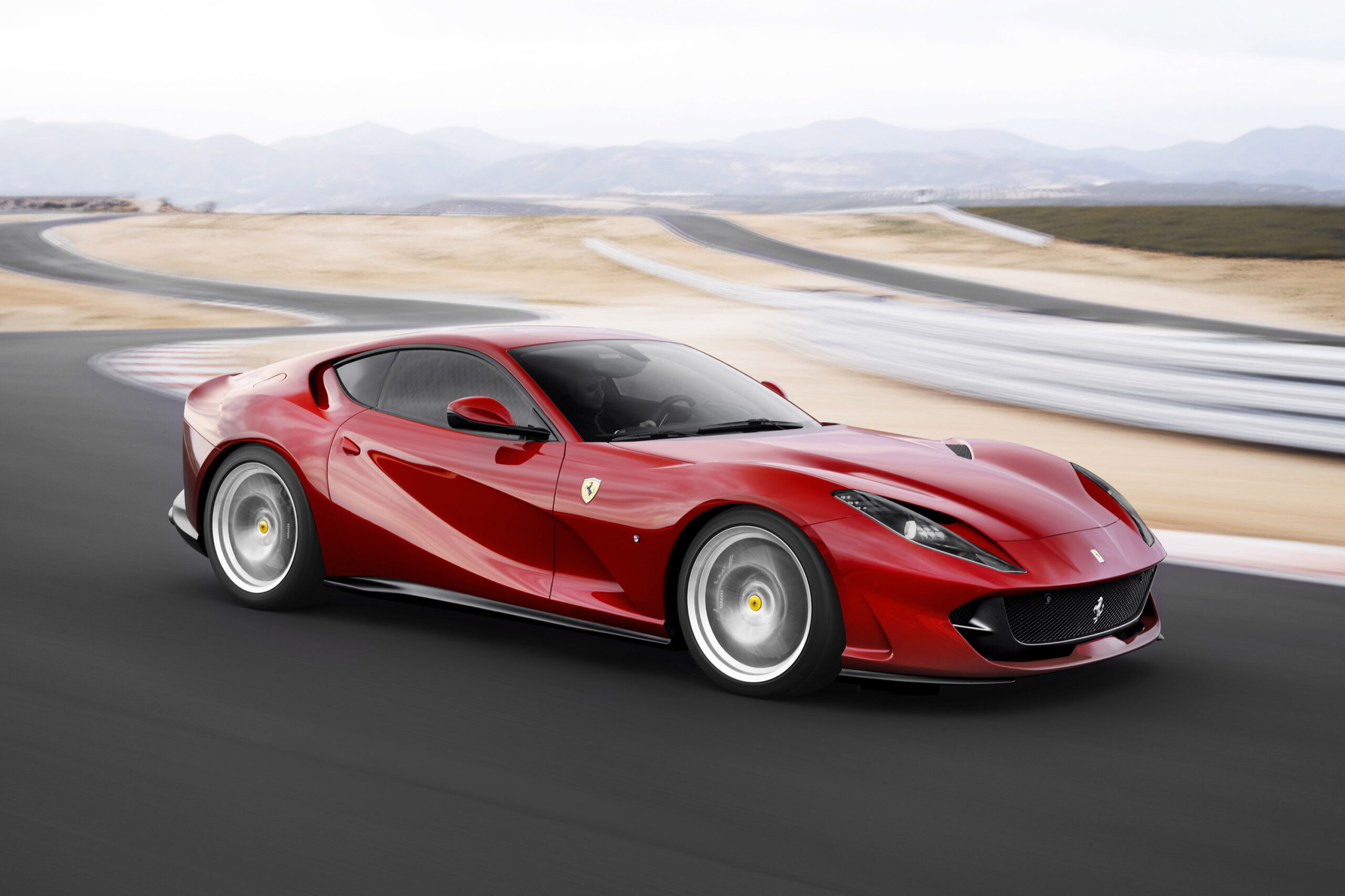 Ferrari 812 Superfast (2)