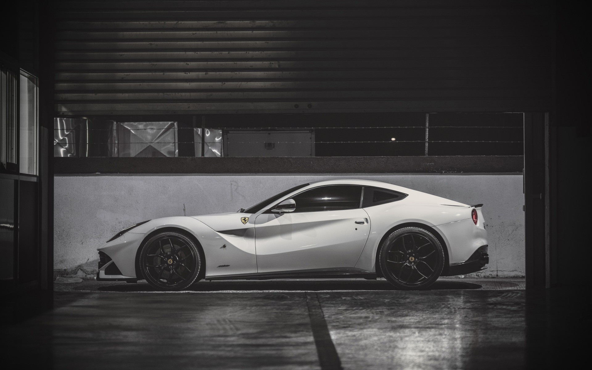Ferrari F12 Berlinetta (9)