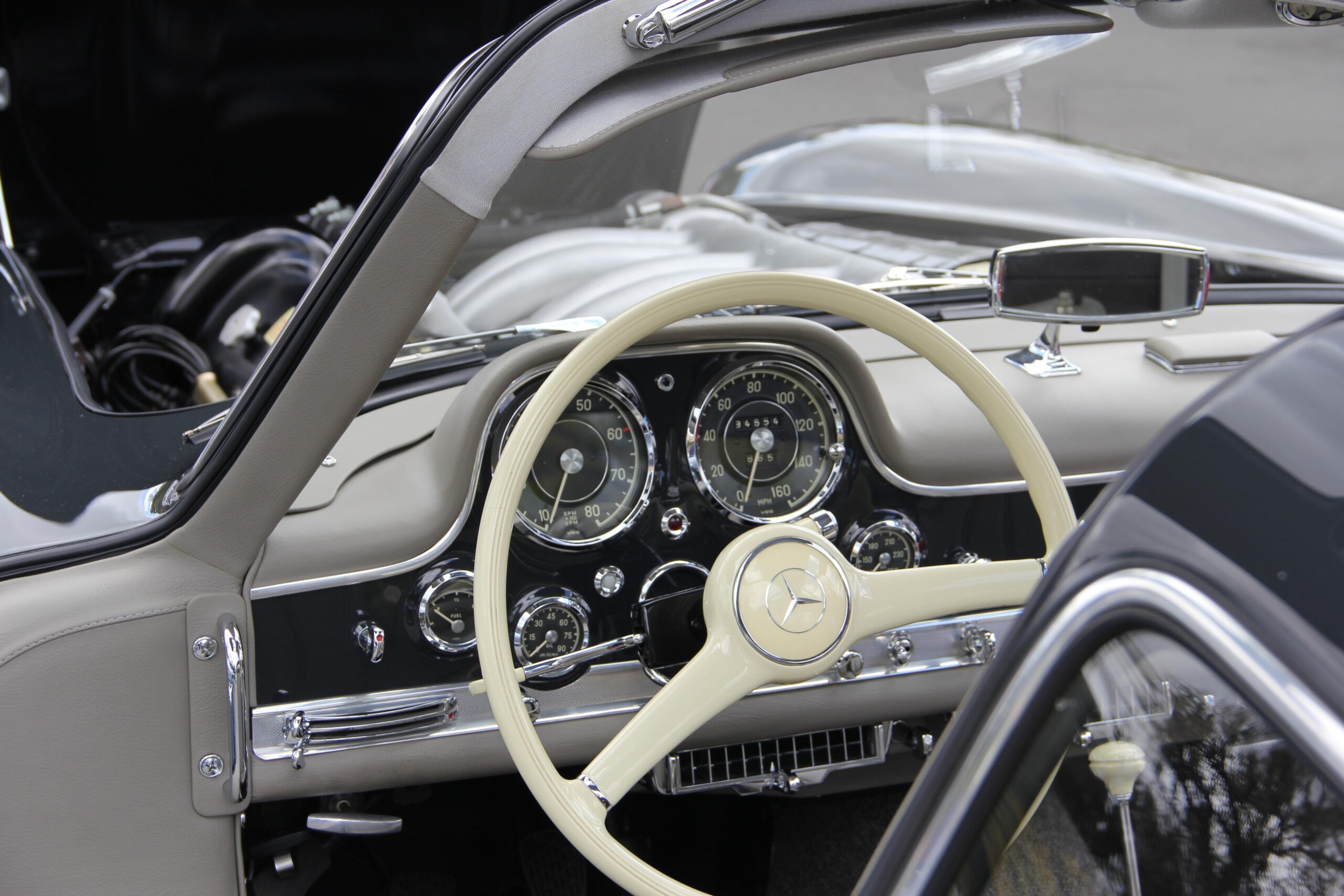 Mercedes Benz 300 Sl Gullwing (w198) (4)