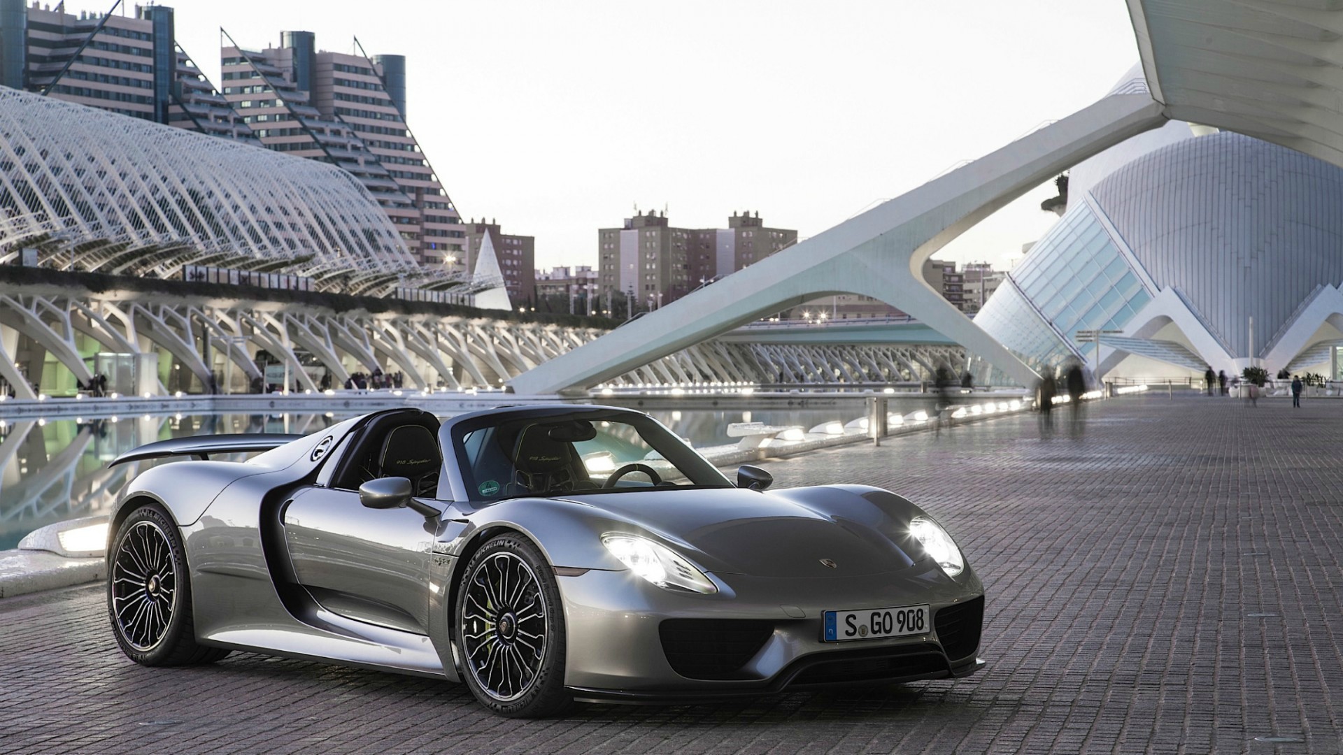 Porsche 918 Spyder (4)