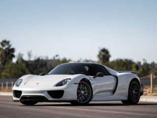 Porsche 918 Spyder Weissach Package