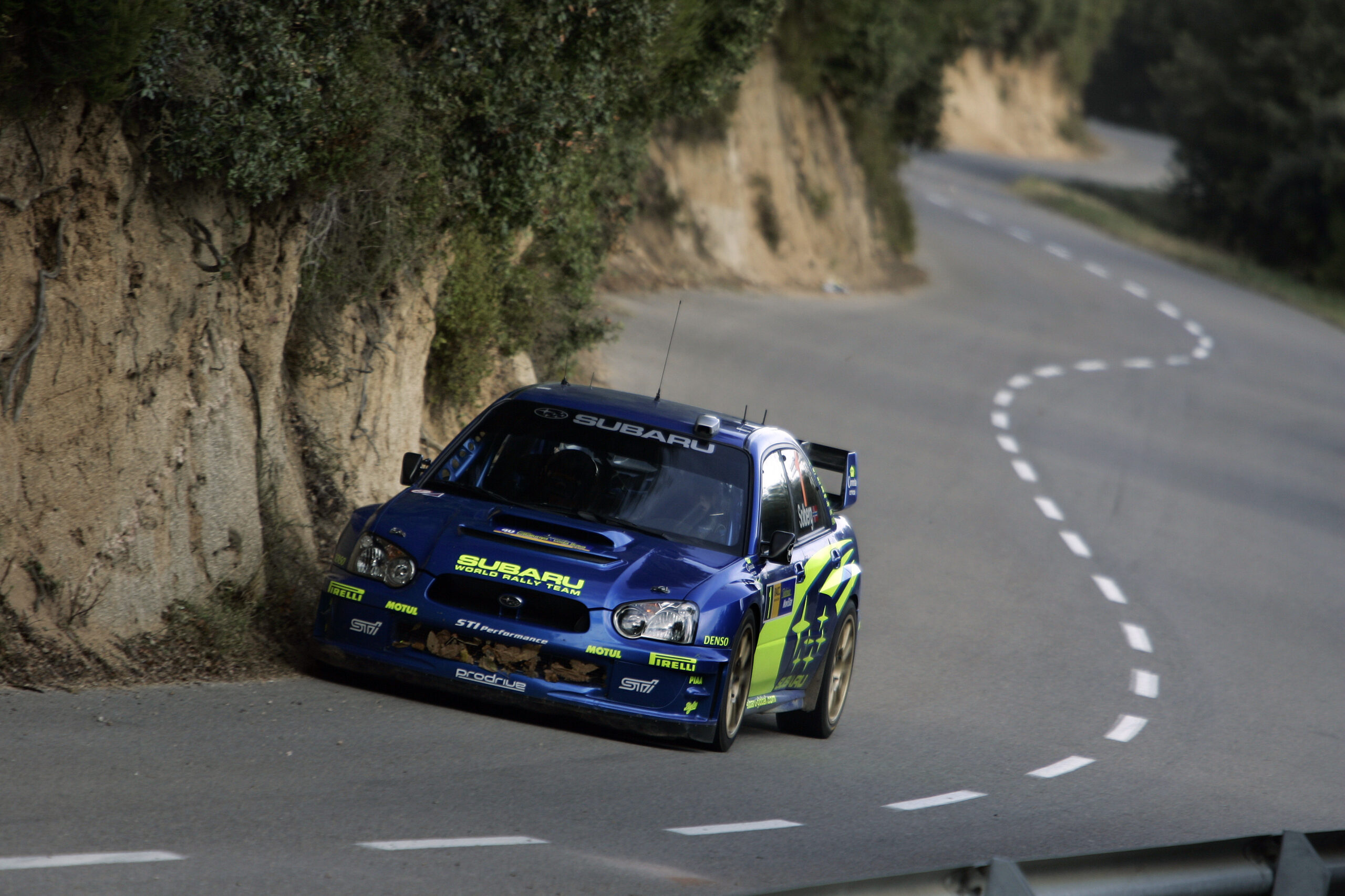 Subaru 555 World Rally Team Impreza Wrc2004 (gd) (2)