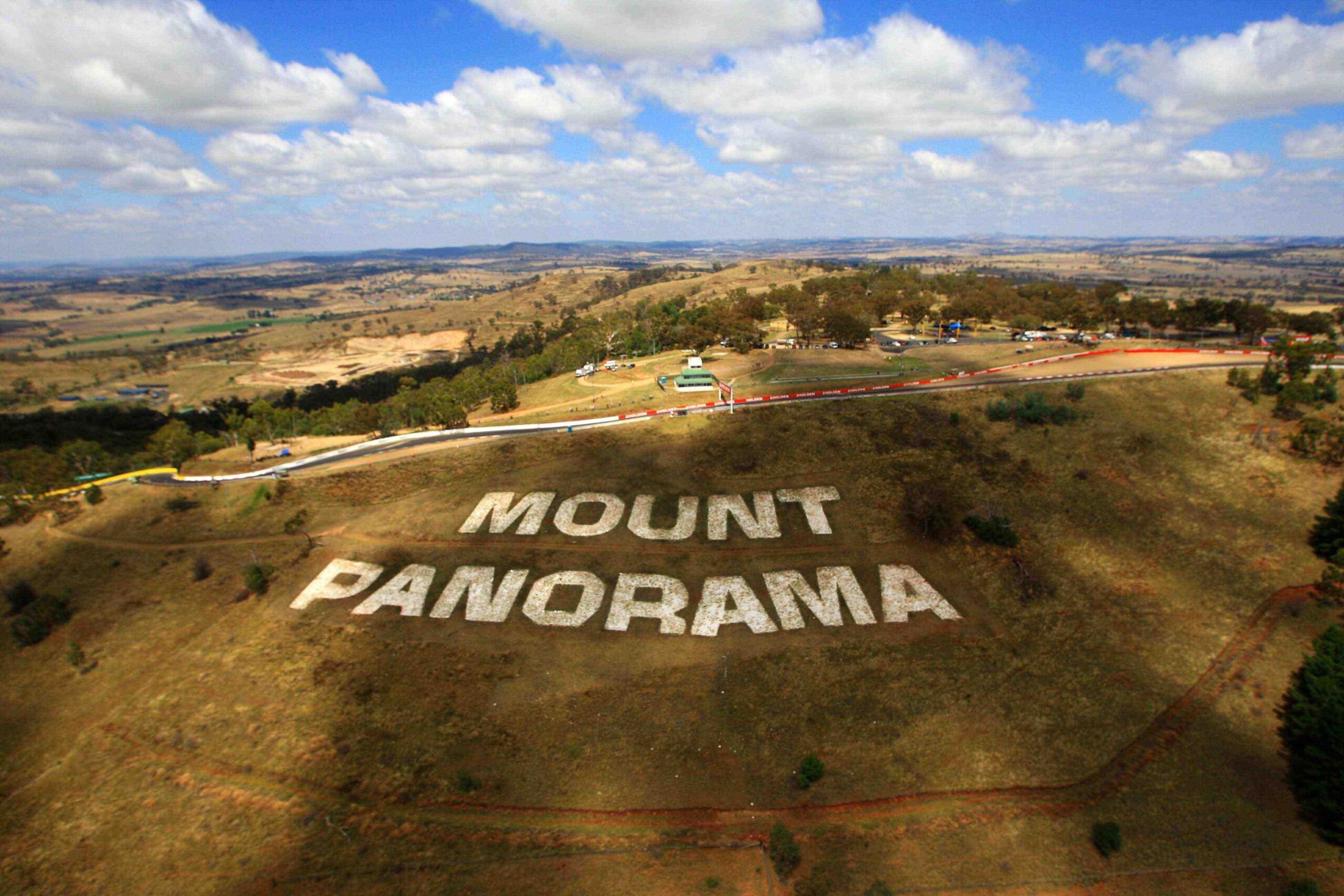 Track Mount Panorama (3)
